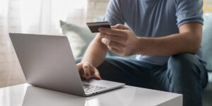 Leia mais sobre o artigo Empréstimos Consignados e Cartões de Crédito RMC: quando a facilidade vira armadilha